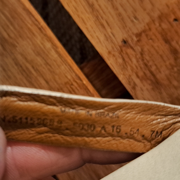 Tory Burch Cream Logo Sandals. Size 7 Medium - Picture 4 of 9